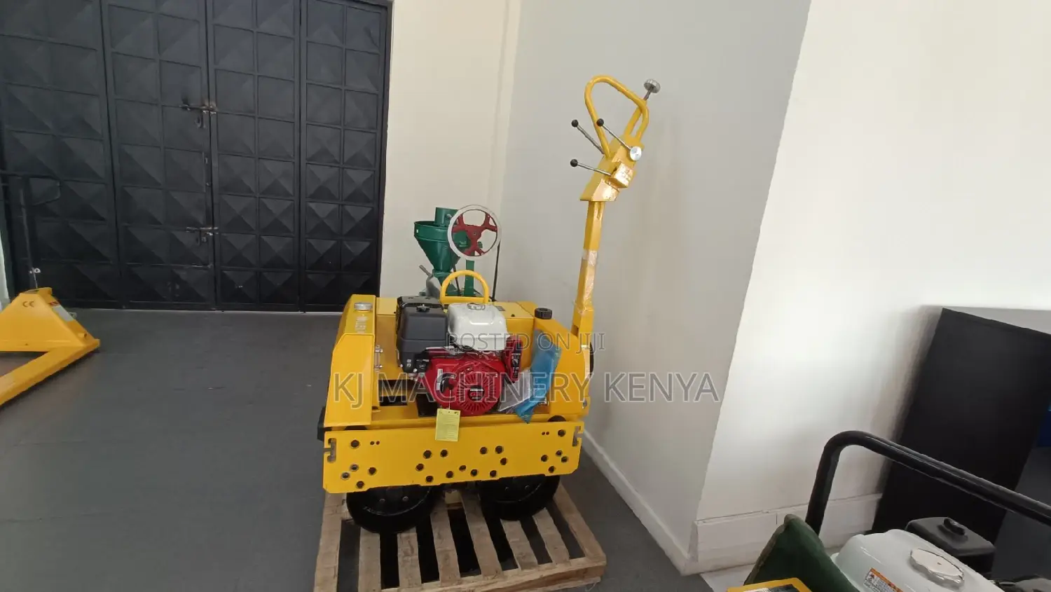 Super Quality Double Drum Pedestal Vibratory Roller