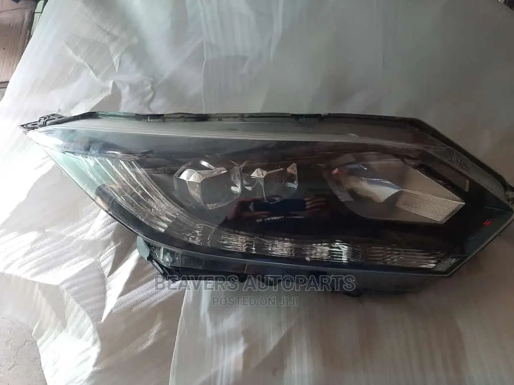 Honda Vezel Headlight