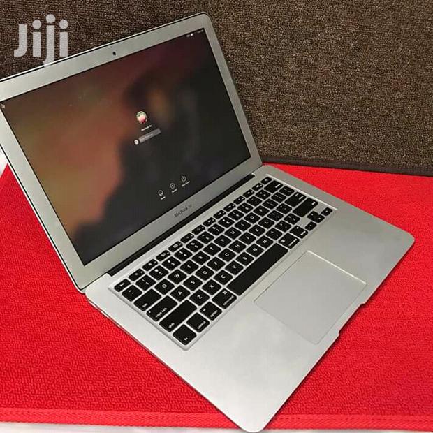 Laptop Apple MacBook Air 2GB Intel Core i5 SSD 128GB - thumbnail 2