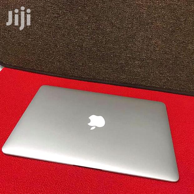 Laptop Apple MacBook Air 2GB Intel Core i5 SSD 128GB - thumbnail 3
