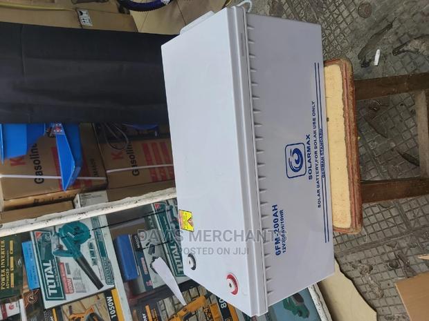 Solar Battery 200amps Capacity