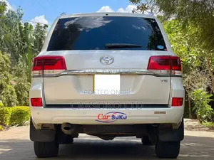 Toyota Land Cruiser 2016 White
