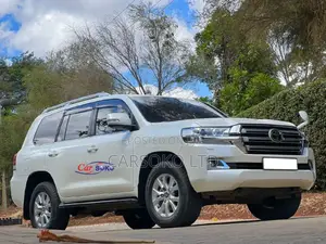 Toyota Land Cruiser 2016 White