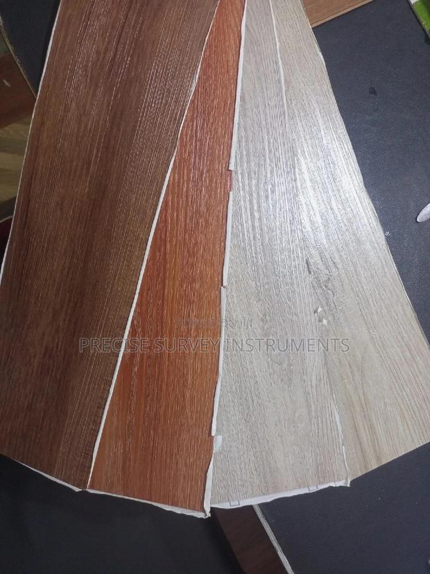 Laminate Flooring Tiles (Peel and Stick) Offer! - thumbnail 2