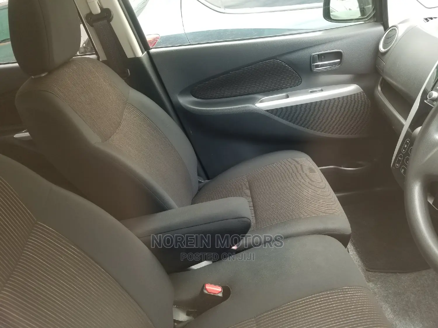 Mitsubishi SpaceWagon 2016 Silver