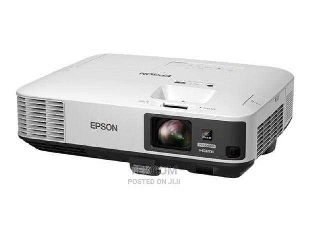 Epson EB-2250U - LCD Projector - LAN - White - thumbnail 2