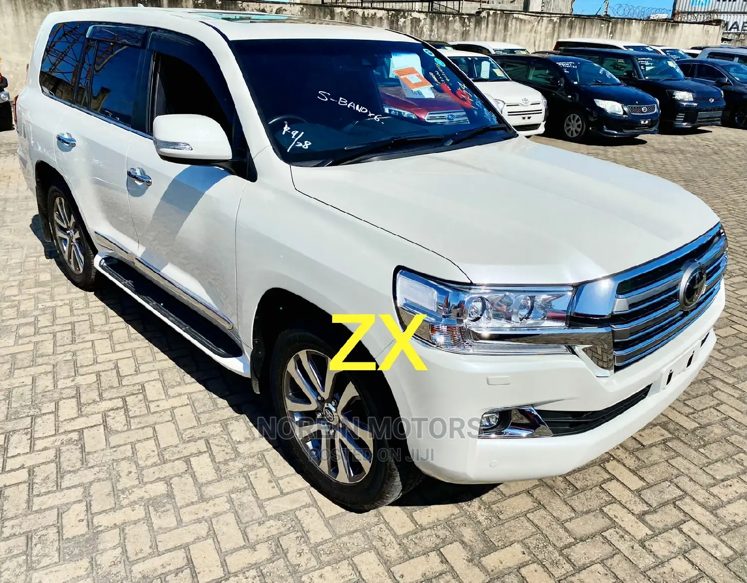 Toyota Land Cruiser 2016 White