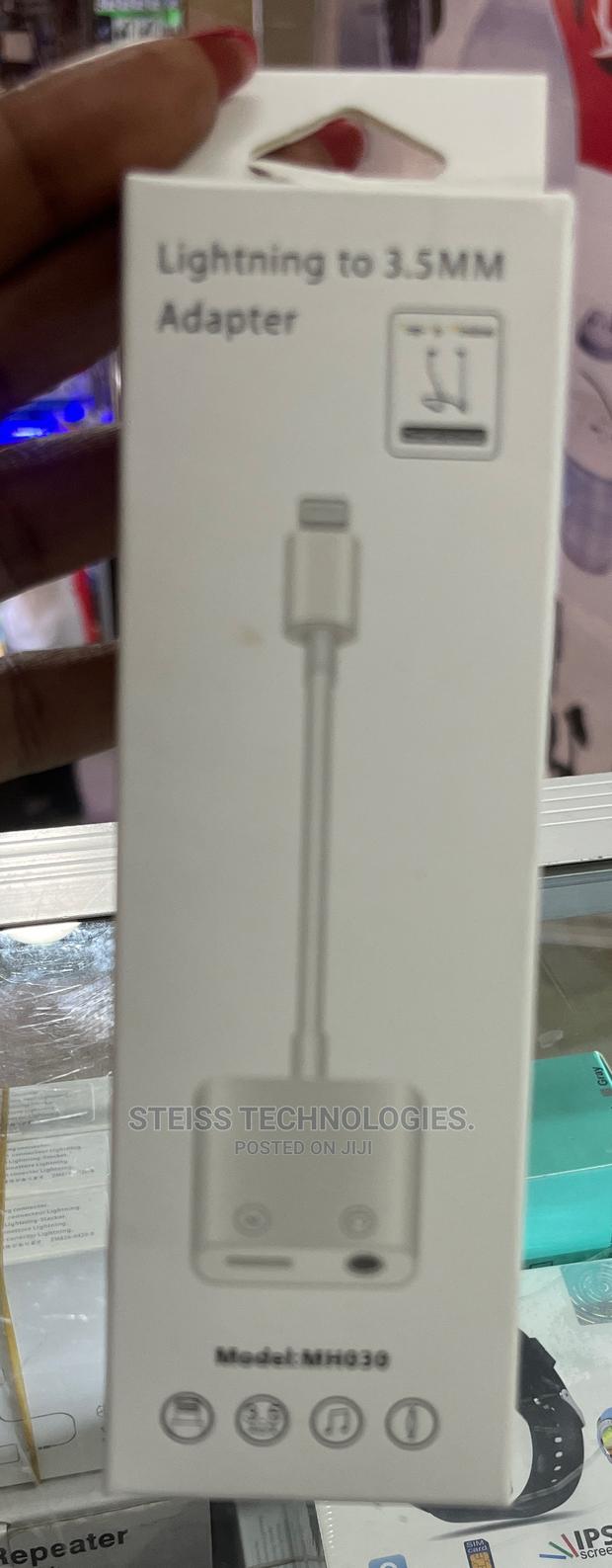 Lightning- To 3.5mm Adapter - thumbnail 3