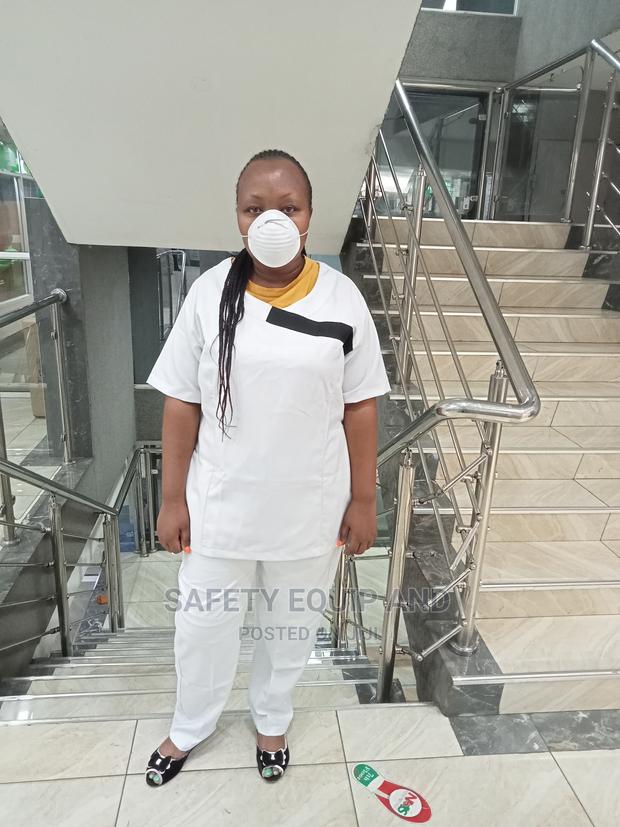 Medical Scrubs/Top and Bottom - thumbnail 3