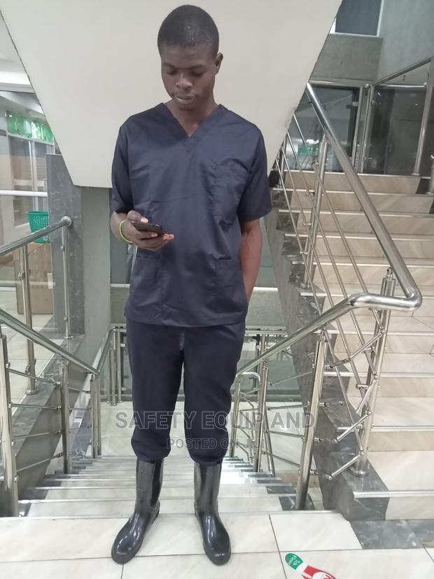 Quality Medical Scrubs - thumbnail 3