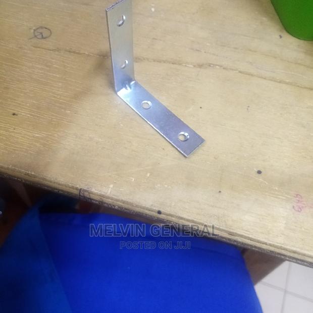 Small Shelf Bracket - main view