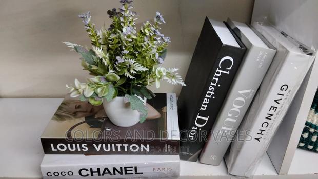 Decor Books - thumbnail 3