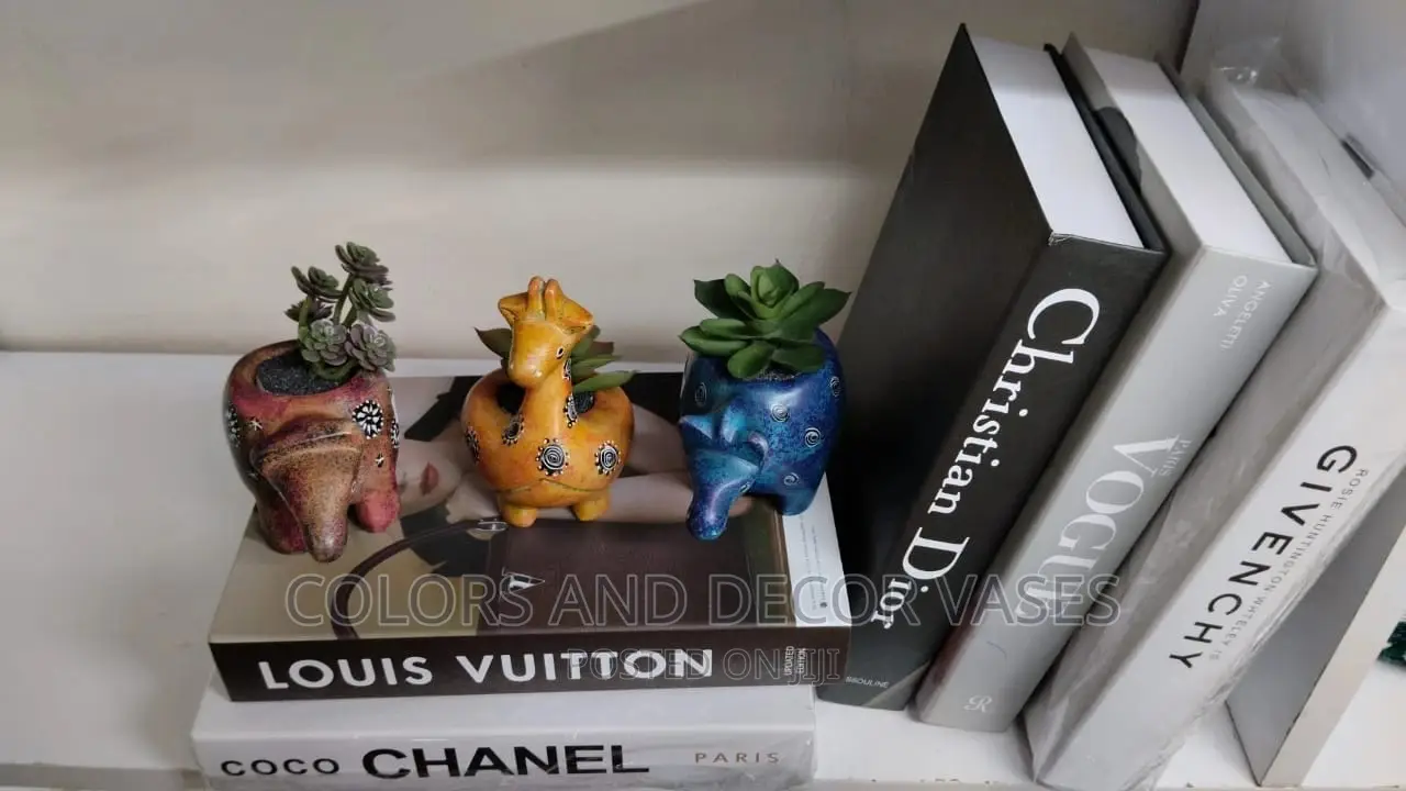 Decor Books