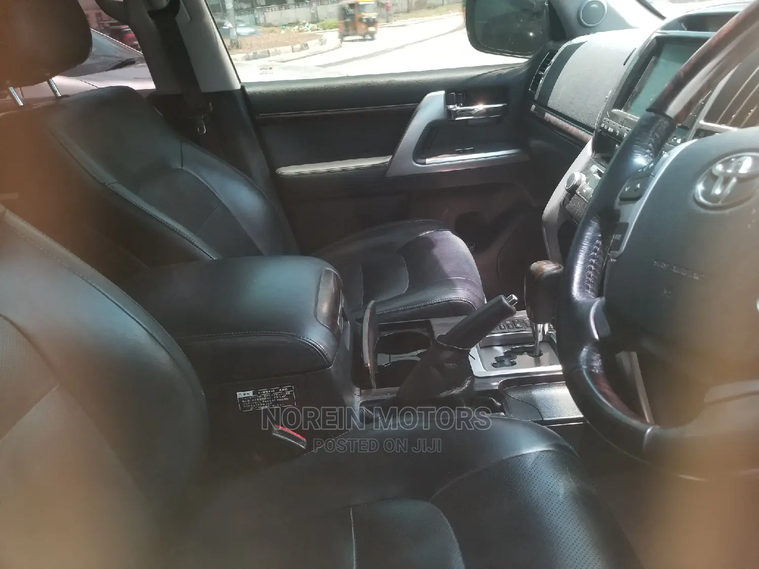 Toyota Land Cruiser 2016 Red