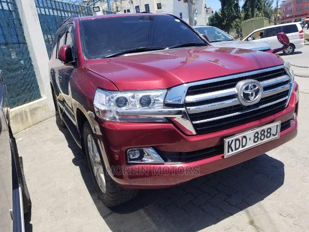 Toyota Land Cruiser 2016 Red