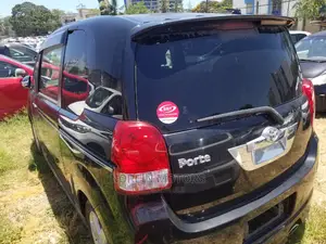 Toyota Porte 2015 Black