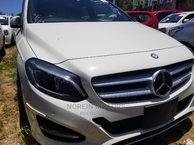 Mercedes-Benz B-Class 2015 Silver - main view