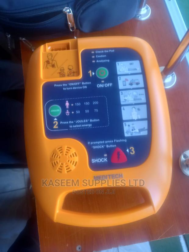 AED Defibrillator - thumbnail 2