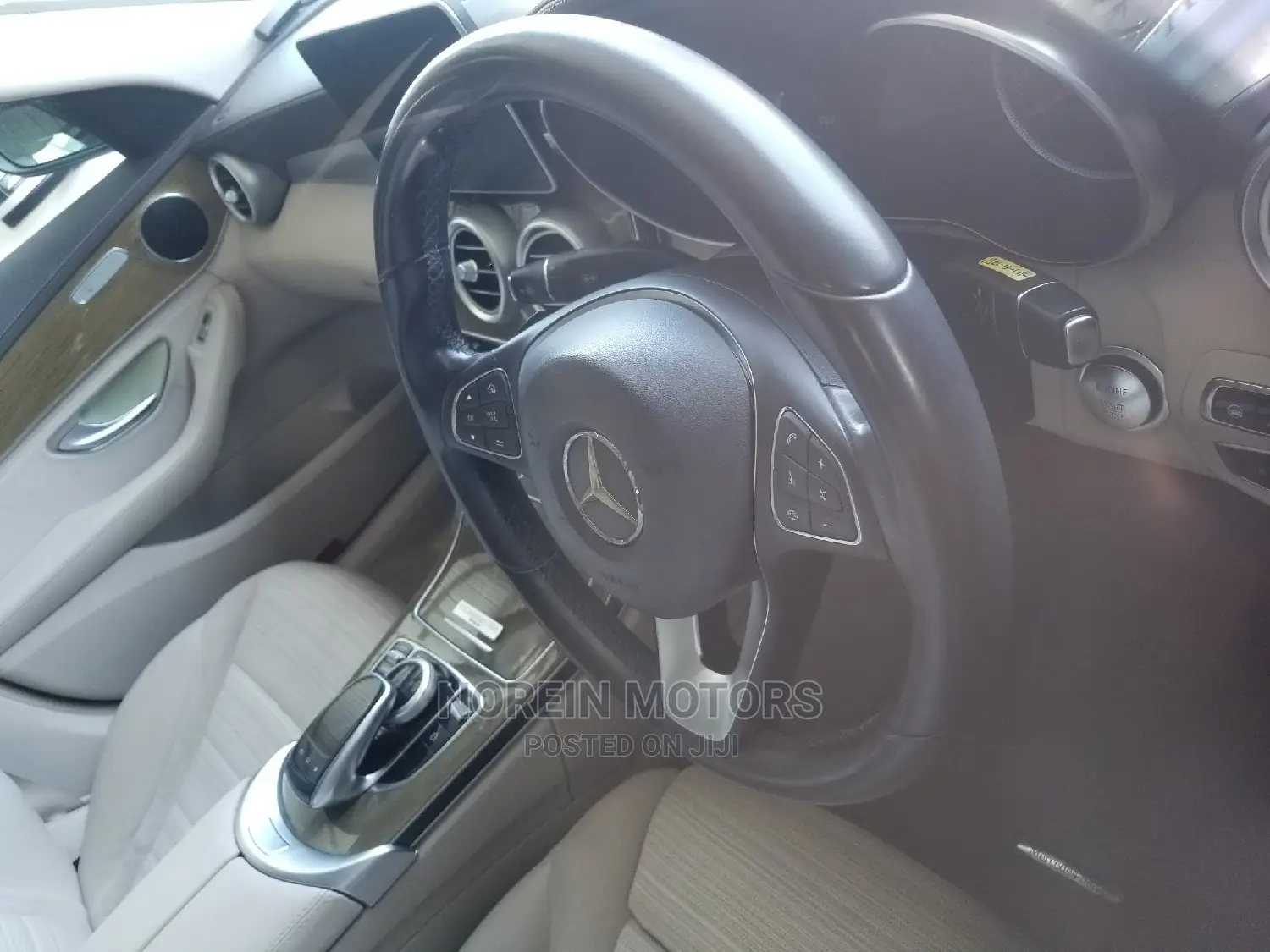 Mercedes-Benz C200 2016 Red