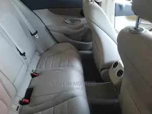 Mercedes-Benz C200 2016 Red