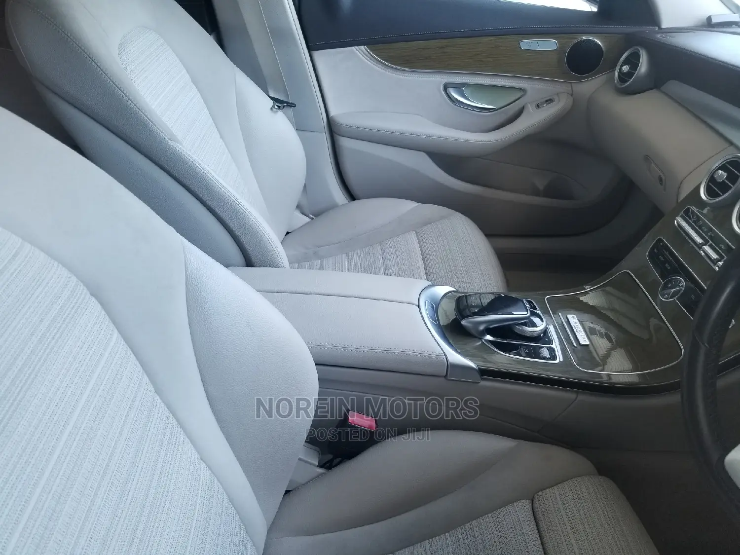 Mercedes-Benz C200 2016 Red