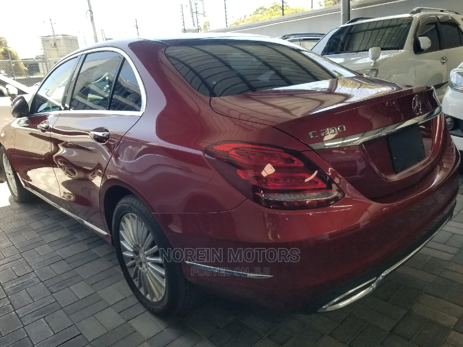 Mercedes-Benz C200 2016 Red