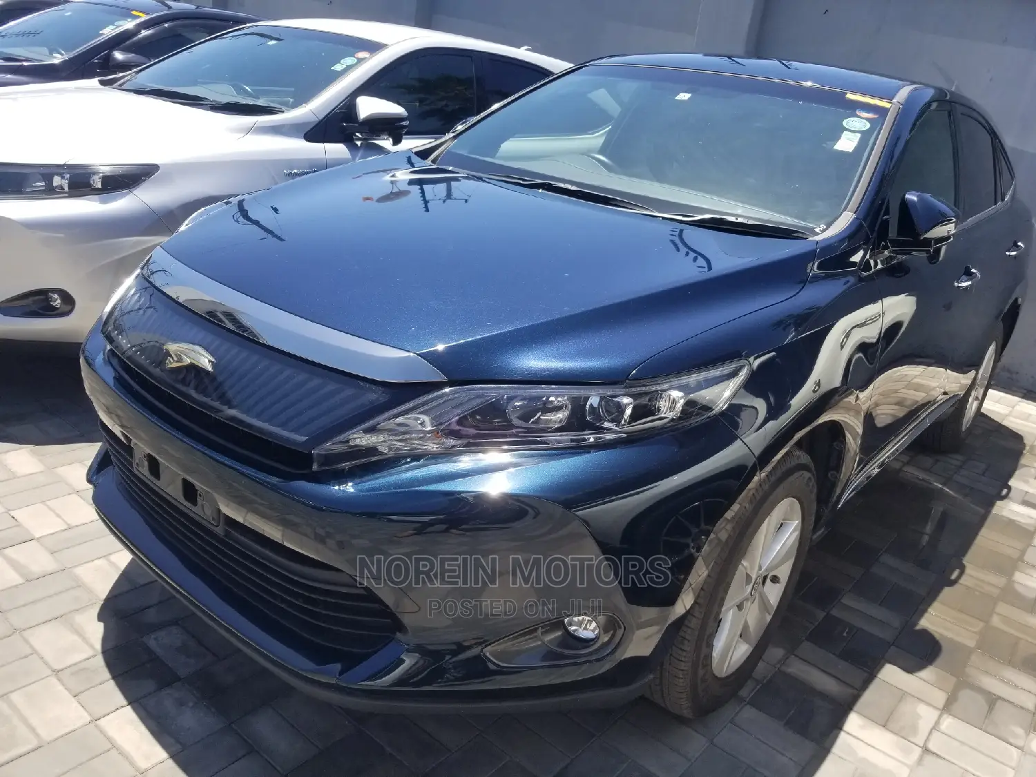 Toyota Harrier 2.0 4WD 2016 Blue