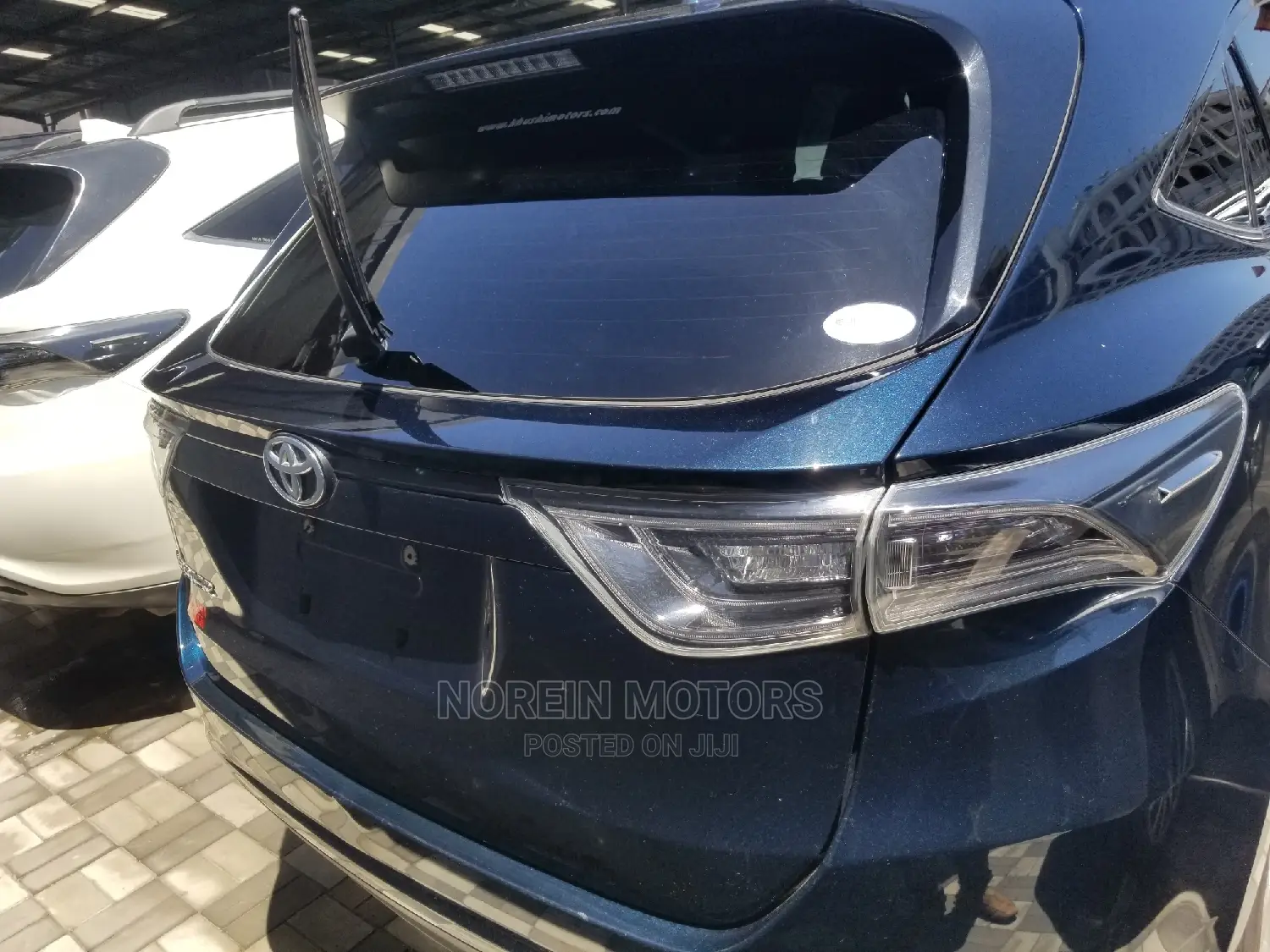 Toyota Harrier 2.0 4WD 2016 Blue