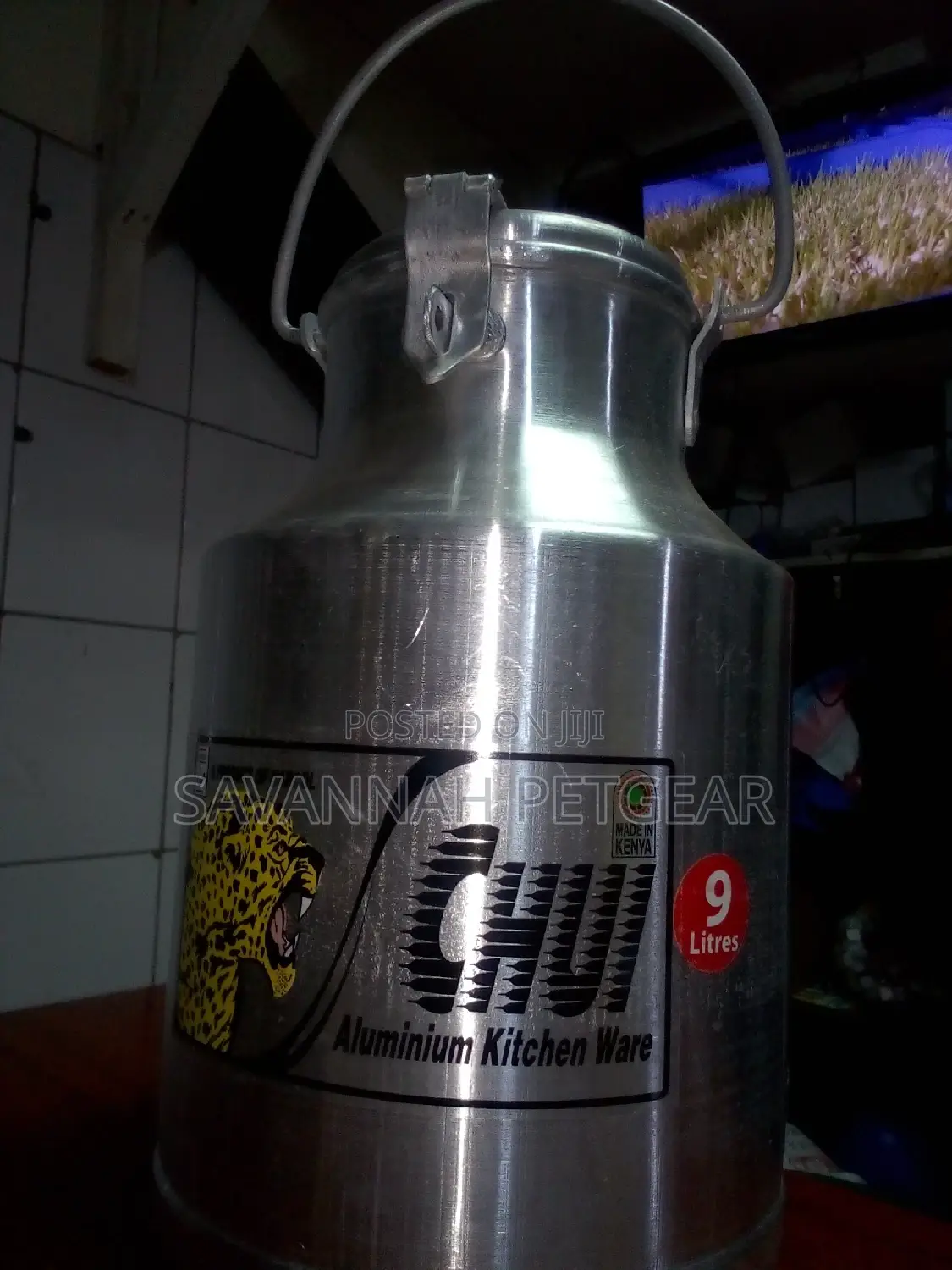 9 Litres Aluminium Milk Cans With Padlock