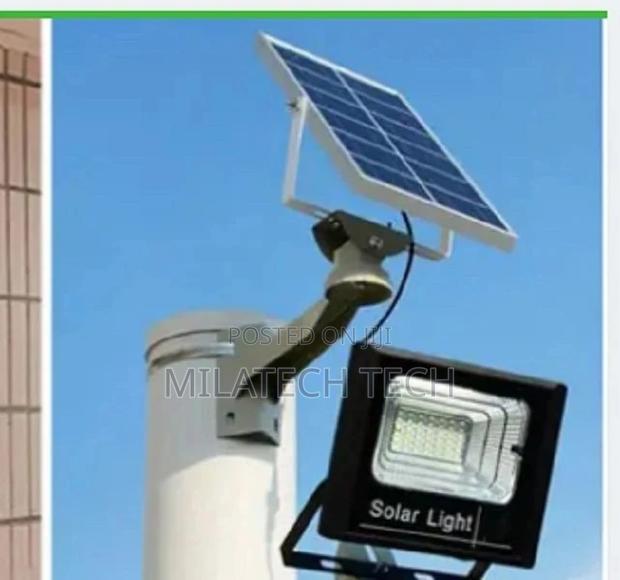Mpressive Remote Control/Light Sensor 100W Solar Floodlight