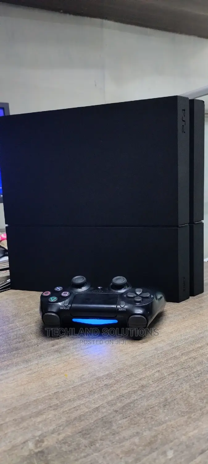Black Playstation 4!!