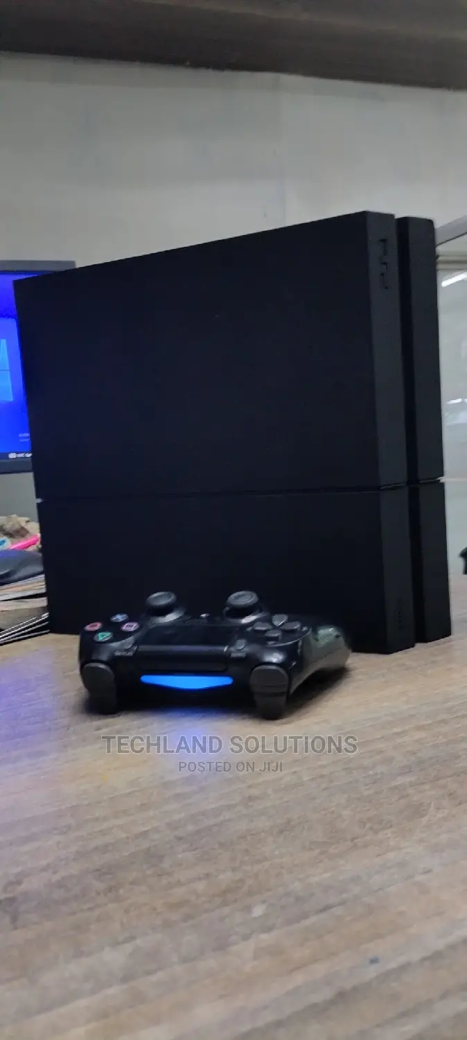 Black Playstation 4!!
