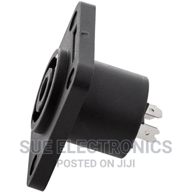 Plastic Female Mount Plug