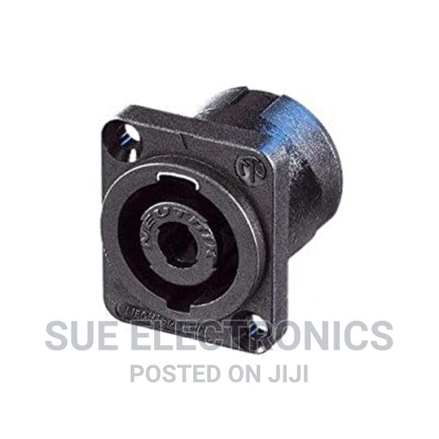 Female Panel Mount Square Plastic Jack Speaker Audio Socket