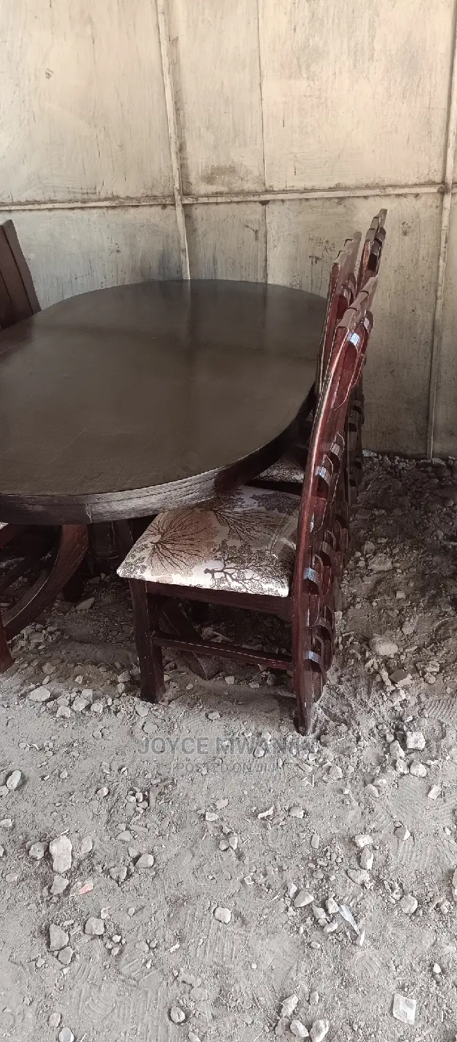 Dinning Table With Six Chairs
