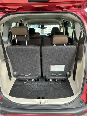 Toyota Sienta 2016 Red