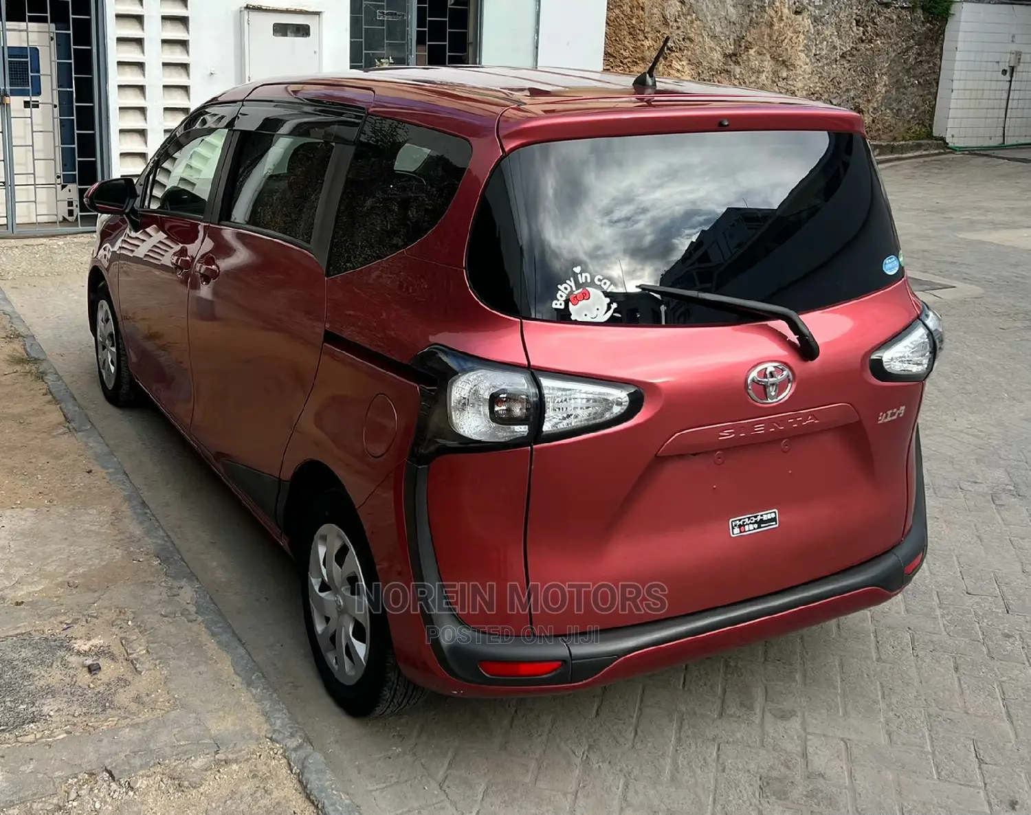 Toyota Sienta 2016 Red