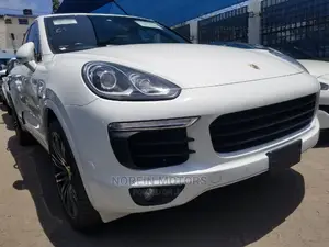 Porsche Cayenne 2015 White