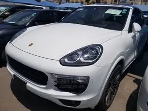 Porsche Cayenne 2015 White