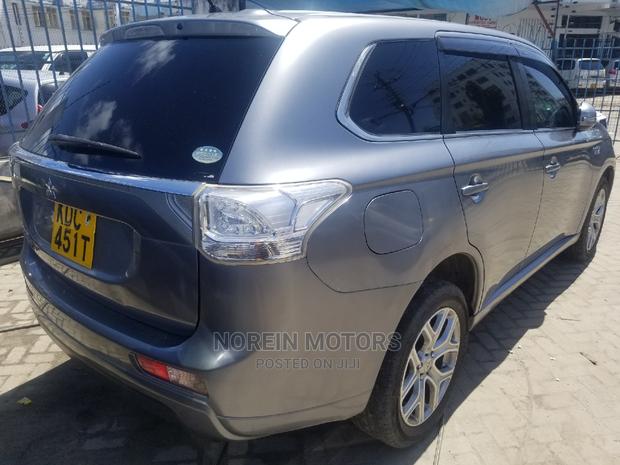 Mitsubishi Outlander 2015 Silver - thumbnail 6