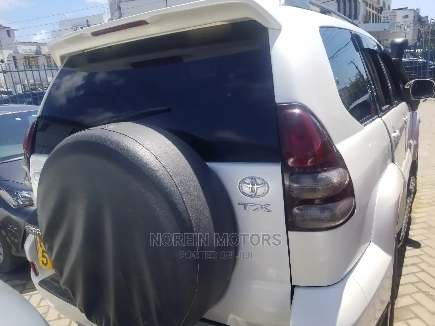 Toyota Land Cruiser Prado 2012 White