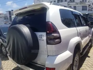Toyota Land Cruiser Prado 2012 White