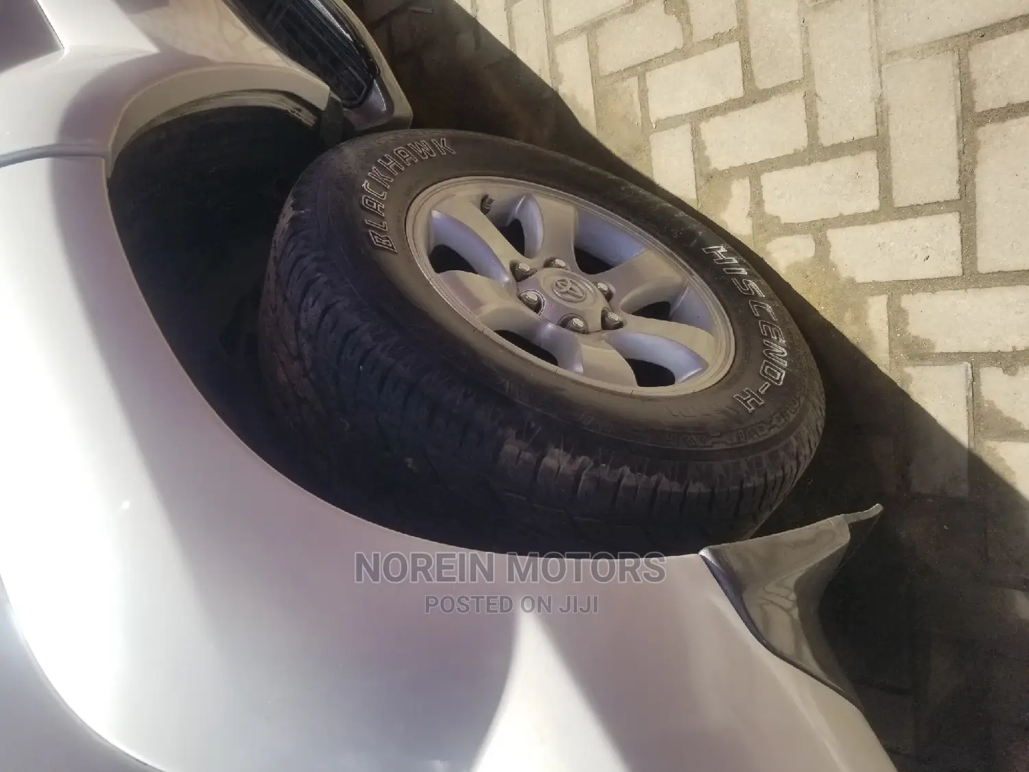 Toyota Land Cruiser Prado 2012 White