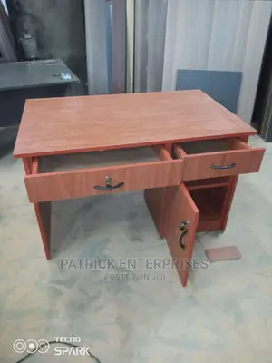 Morden Customized Office Desk