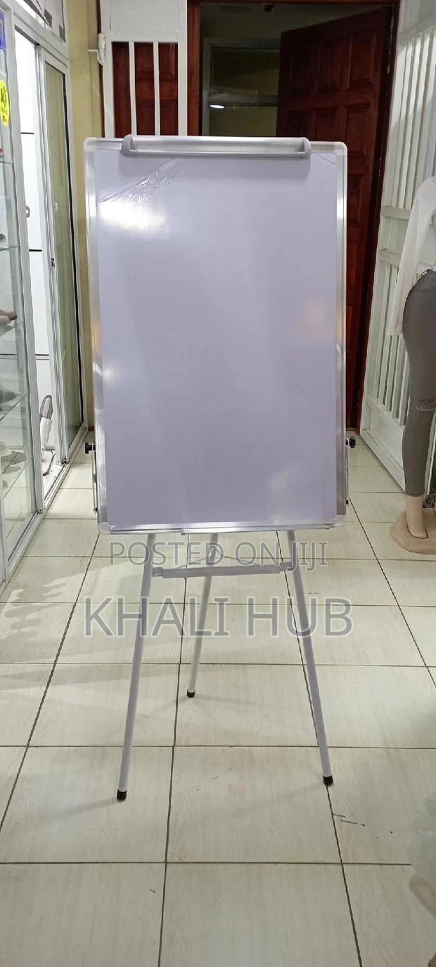 Flipchart Stand. White Board With Stand - main view