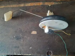 Nissan X-Trail Nt30 Fuel Tank Gauge Level Sensor.