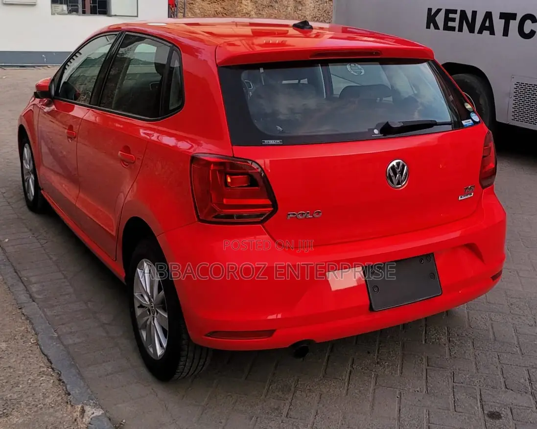 Volkswagen Polo 2015 Red