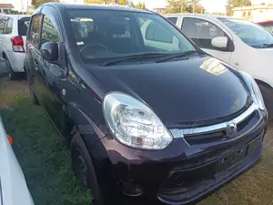 Toyota Passo 1.0 AWD 2015 Purple