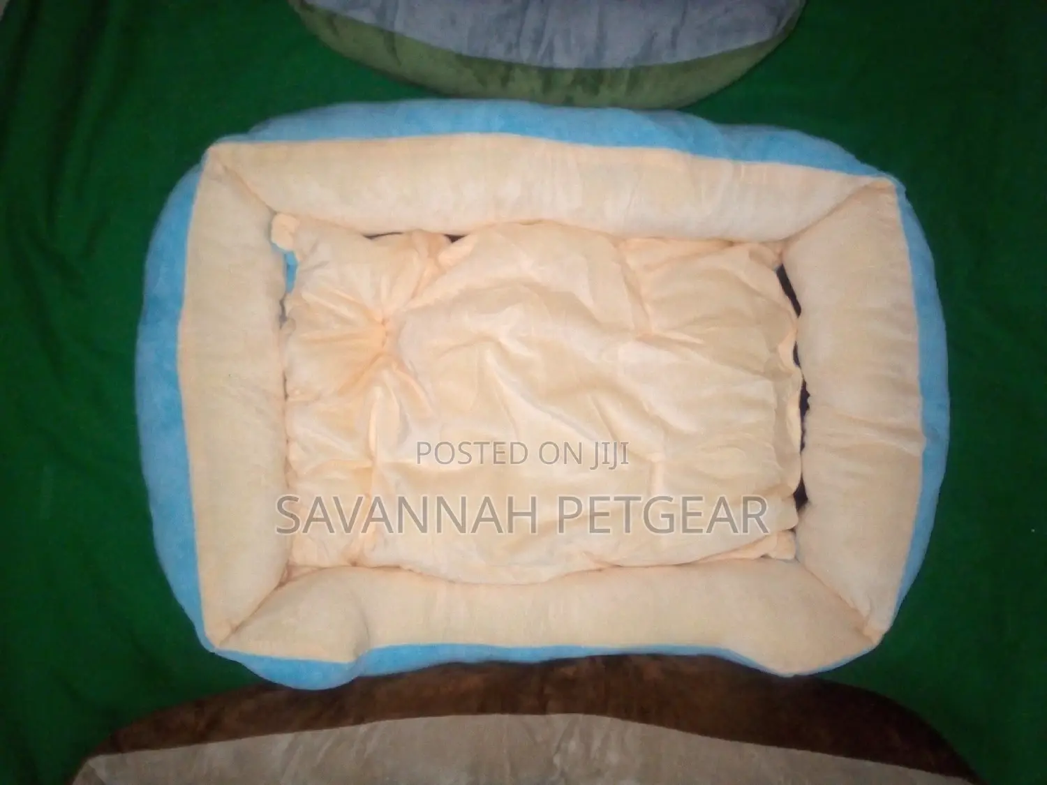 Cosy Imported Dog Beds for Cats and Dogs With Mattress