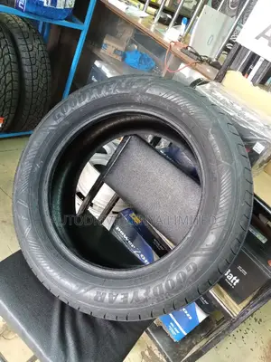 235/55r17 Goodyear Tyre